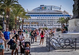 Los puertos españoles navegan hacia cifras récords, con más de 7,5 millones de cruceristas
