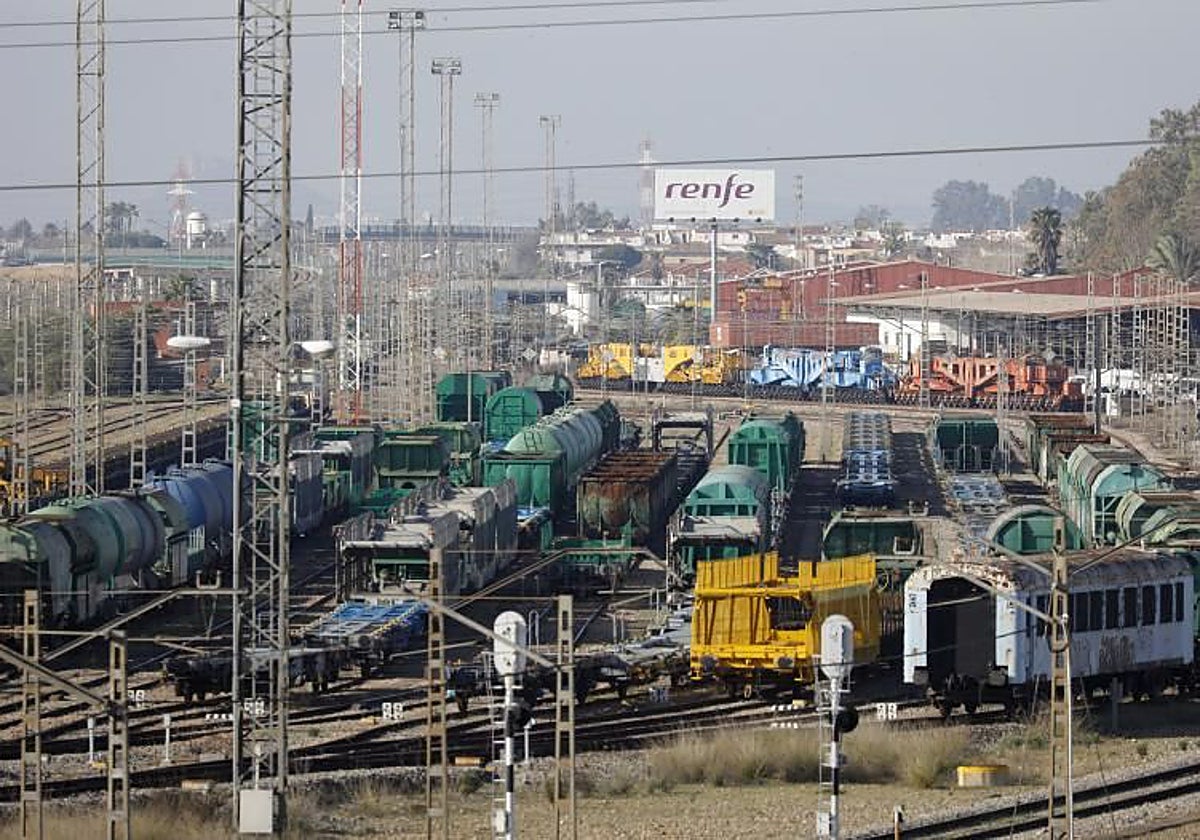 Trenes de mercancías en el Higuerón (Córdoba).