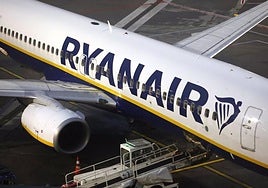 Ryanair abandona los aeropuertos de Tenerife Norte y Vigo, cierra base en Santiago y se lleva un millón de plazas a Italia y Marruecos