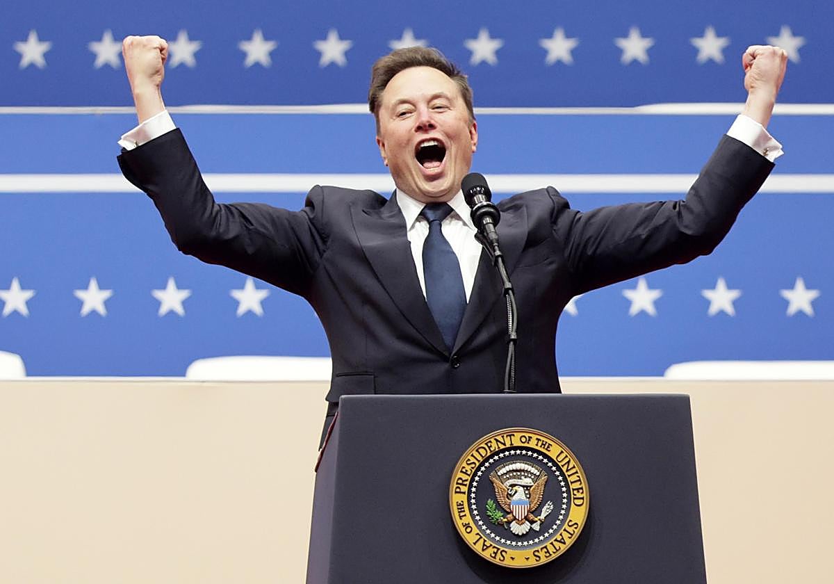 Elon Musk, hablando en el escenario durante la ceremonia de investidura del presidente estadounidense Donald Trump