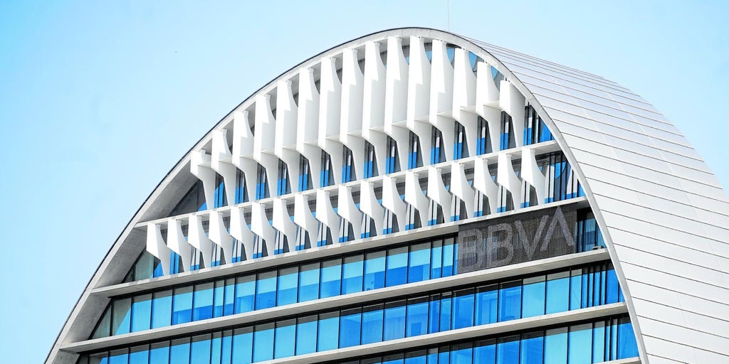 El regulador de EE.UU. rebaja al 30% el umbral para dar por exitosa la OPA del BBVA al Sabadell
