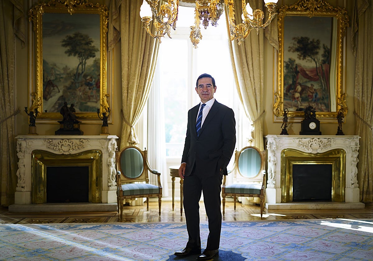 El presidente de BBVA, Carlos Torres, posa para ABC