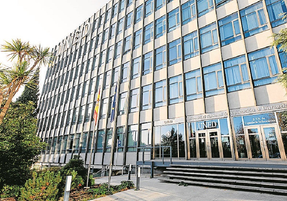 Cada año confían en la UNED más 160.000 estudiantes matriculados