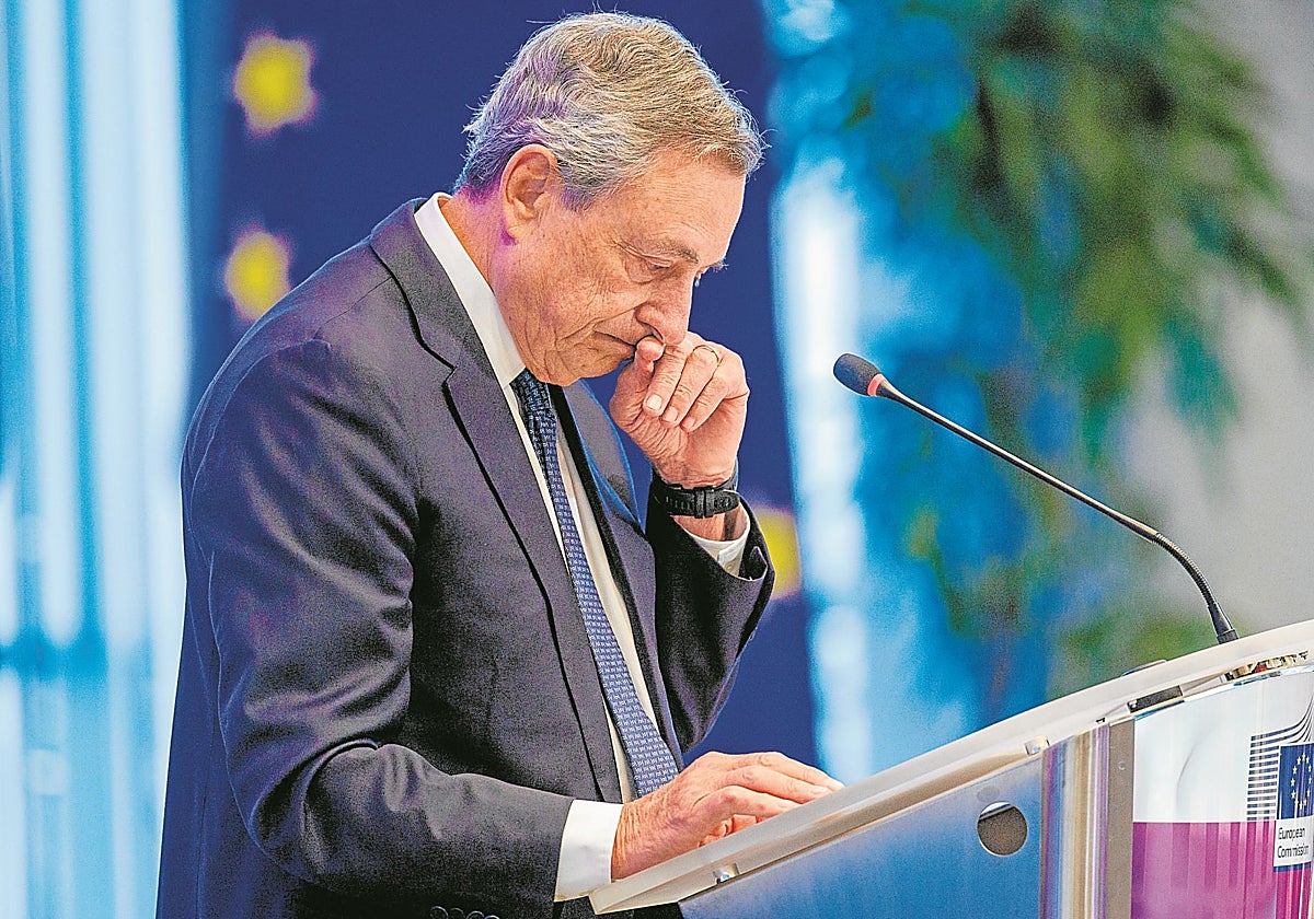 El político italiano Mario Draghi, durante una intervención en la Comisión Europea