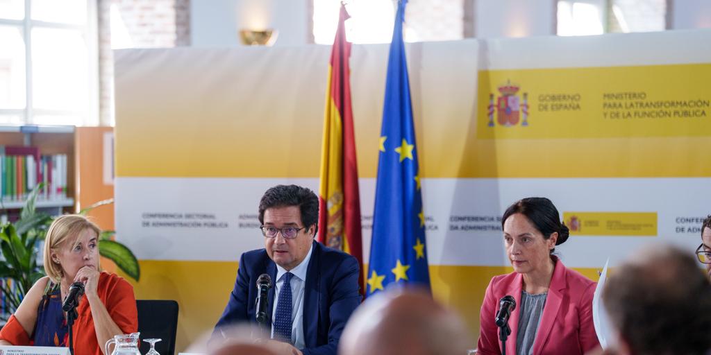 Retrasan una hora y media una reunión para digitalizar la administración por «problemas técnicos»