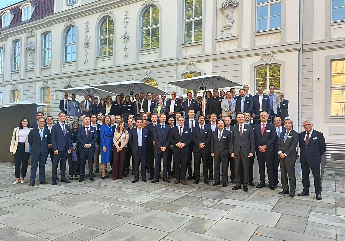 La Alianza H2med incorpora 40 miembros, entre ellos Moeve y Repsol, para impulsar el corredor de hidrógeno