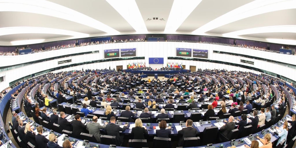 El Parlamento Europeo trabaja en eliminar impuestos a la compra de la primera vivienda para facilitar su acceso a los jóvenes