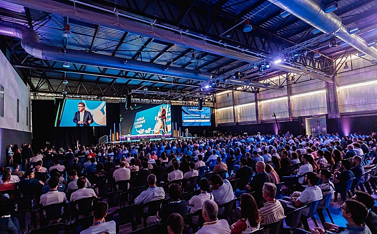 Imagen principal - Extremadura, en vanguardia de la tecnología: cita con la transformación digital del siglo XXI