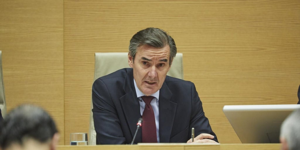 La CNMV advierte con su potestad sancionadora y vigila la información que dan BBVA y Sabadell sobre una segunda opa