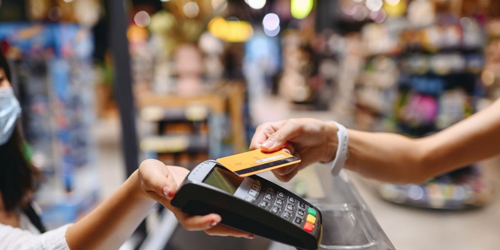 España enfila los 10.000 millones de pagos con tarjeta bajo el debate de la soberanía europea