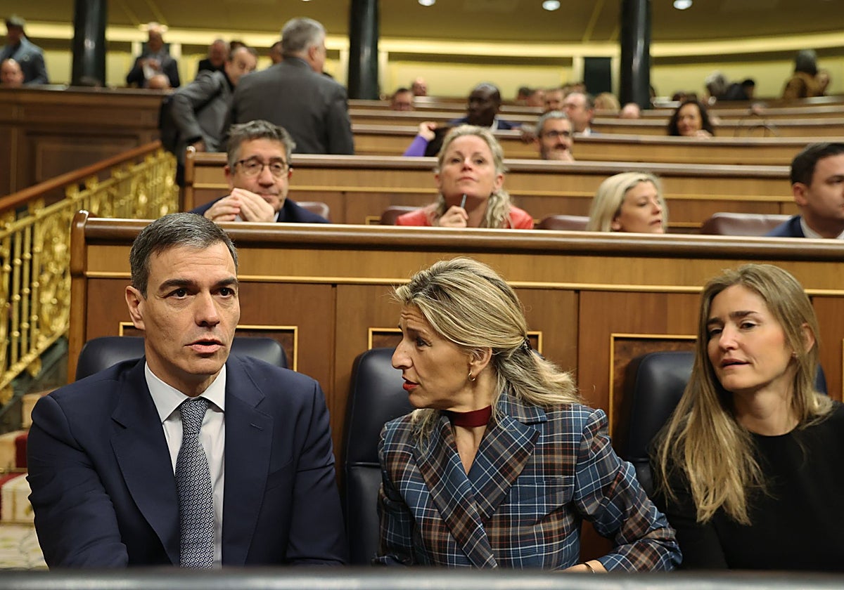 Moncloa insta a los ministros económicos a aplicar medidas que eviten el paso por las Cortes