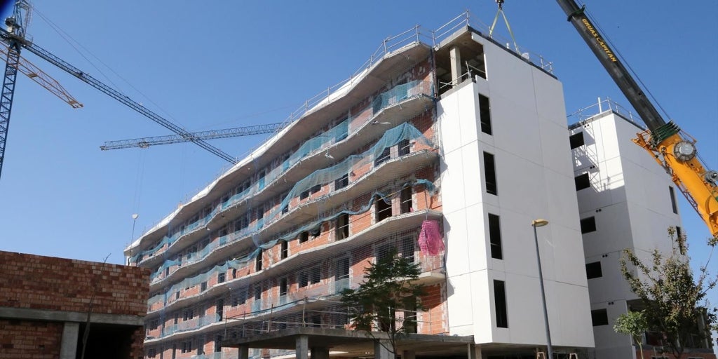 La compraventa de vivienda empieza a tocar techo y apunta a una saturación del mercado