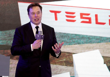 Los accionistas de Tesla aprueban pagar a Elon Musk un bonus de casi un billón de dólares para evitar su salida