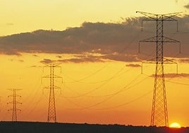 La fuga de proyectos industriales se acentúa por la baja retribución propuesta por la CNMC a la red eléctrica