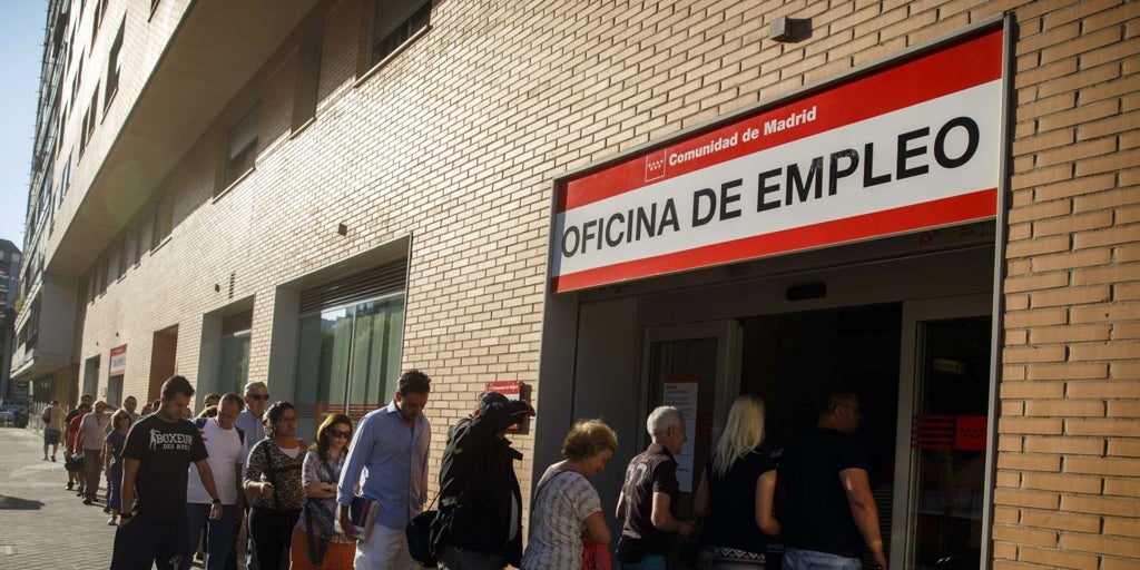 El gasto en subsidios por desempleo repunta un 10% con el paro a la baja