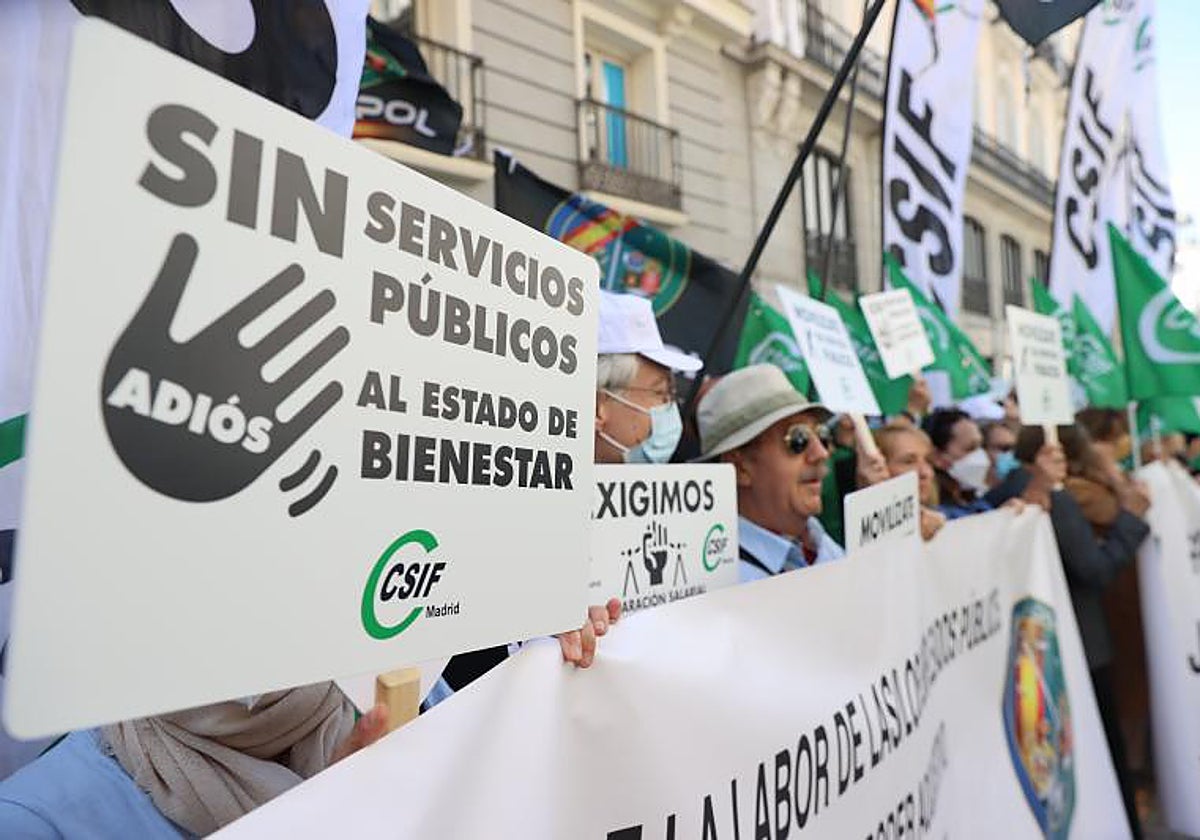 Concentración de empleados públicos en Sevilla