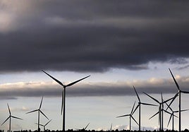 Las empresas afectadas por impagos de renovables buscan bienes en EE.UU. para pedir su embargo