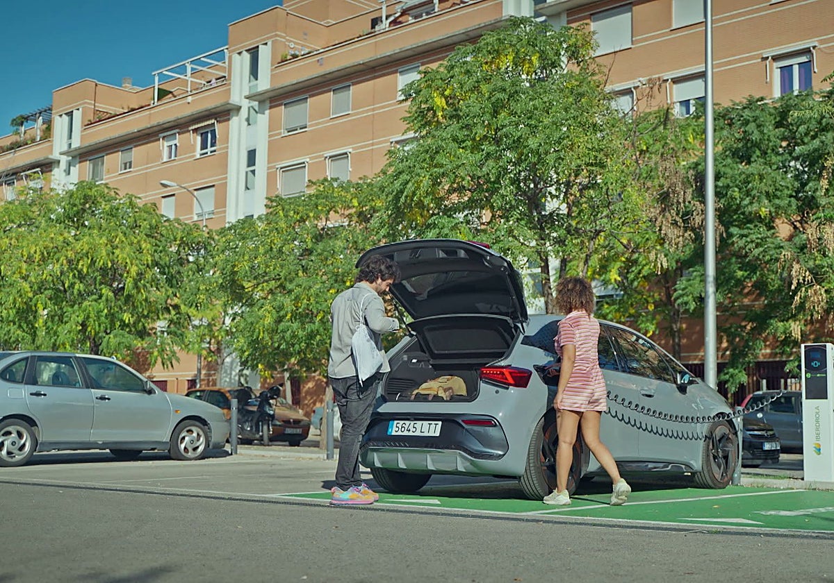 Las gasolineras deberán instalar puntos de recarga sin tener asegurado el acceso a la red