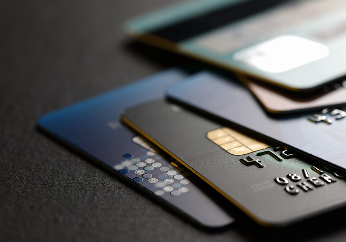 Varias tarjetas de débito