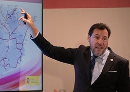 Óscar Puente anuncia un plan para reducir a dos horas el trayecto del AVE Madrid-Barcelona
