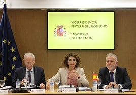 Montero se da tres meses para plantear un modelo de financiación que reconocerá las singularidades de las CC.AA.