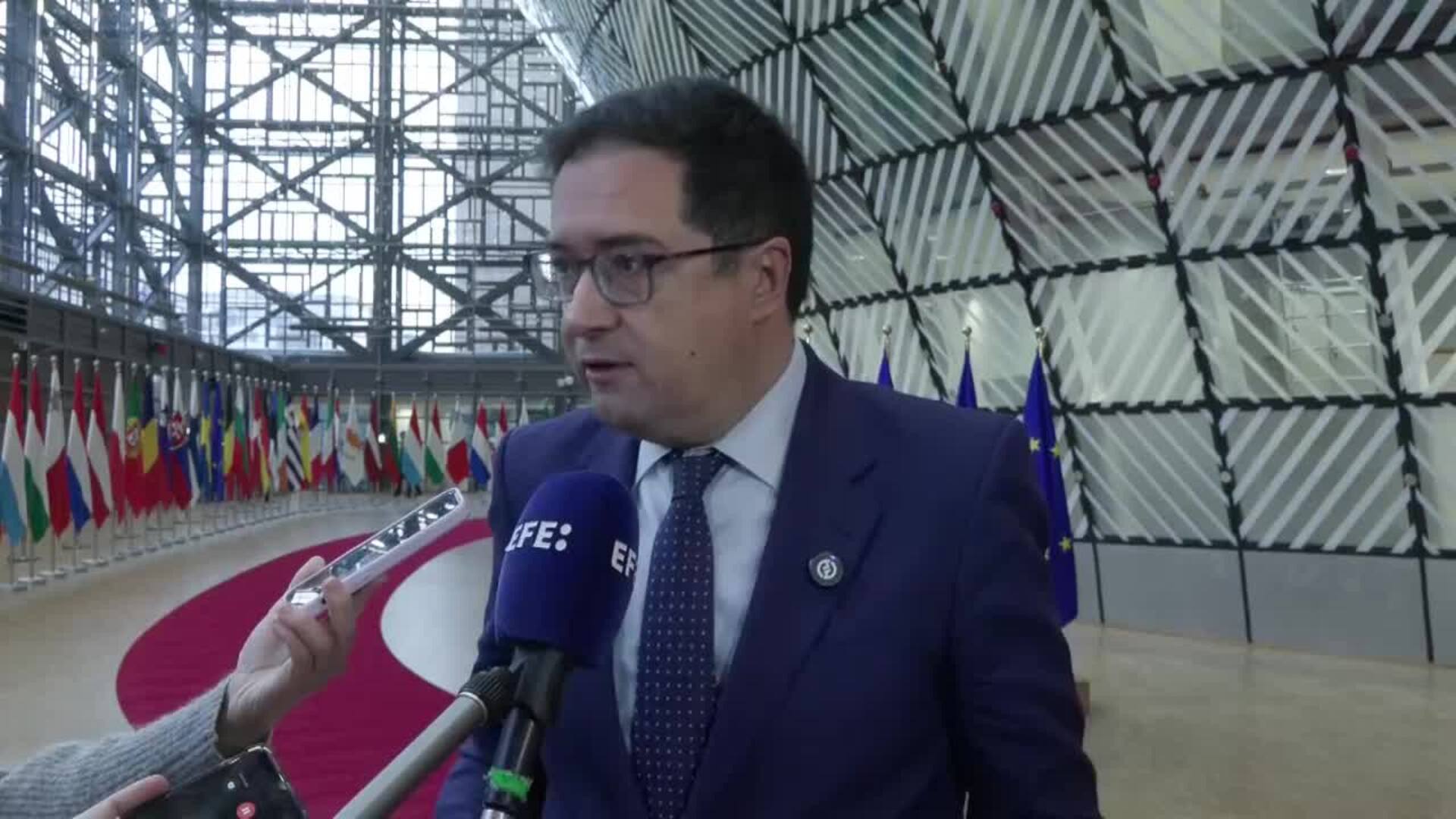 Óscar López comparece a su llegada al Consejo de Telecomunicaciones en Bruselas