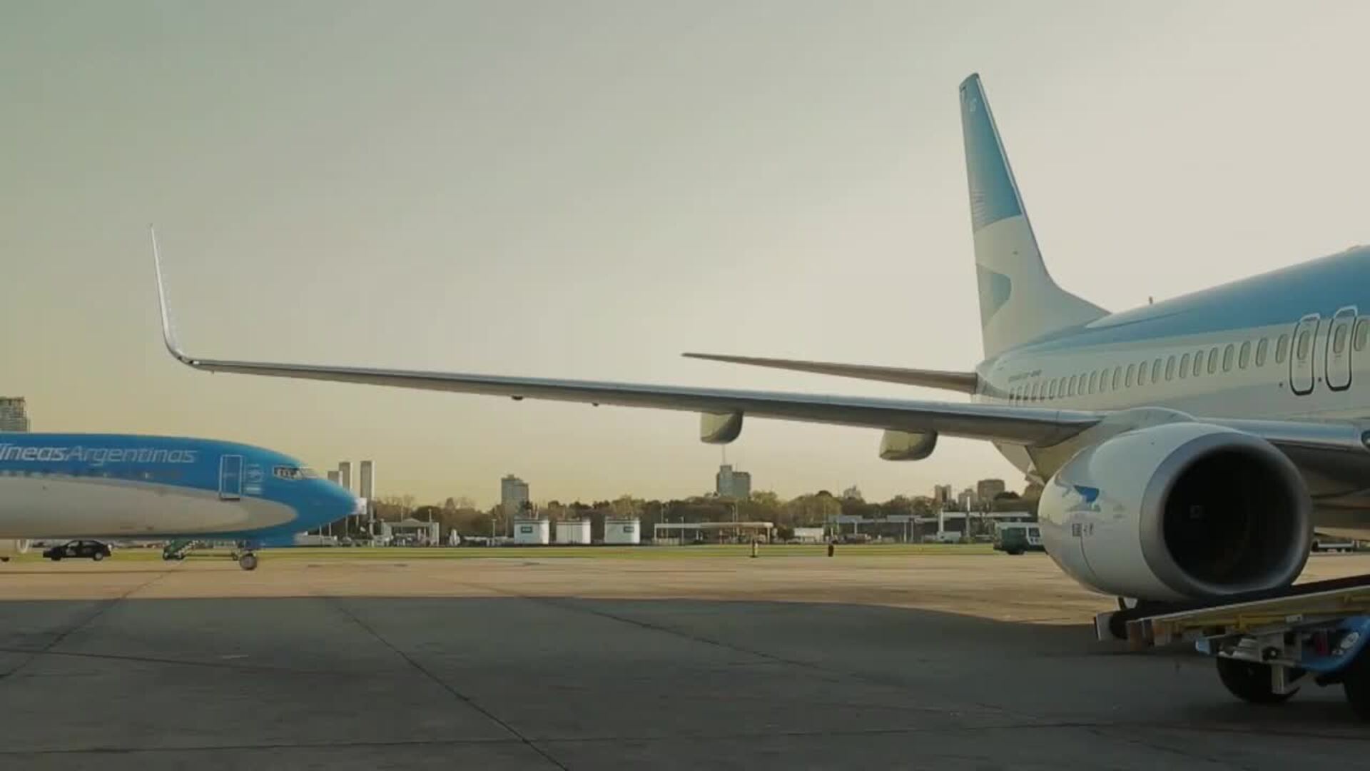 Aerolíneas Argentinas cumple 75 años entre por hitos, crisis y un renovado intento de privatización