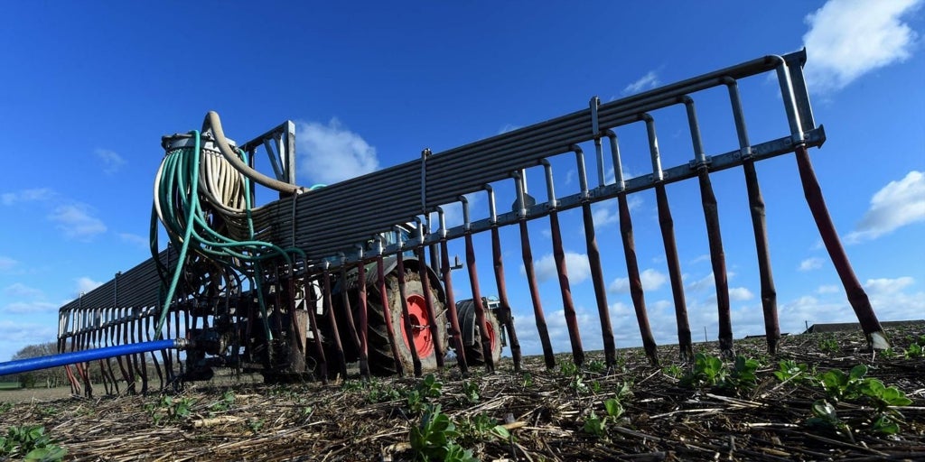 El campo asumirá un golpe de más de 40 euros por hectárea por la tasa verde de la UE a los fertilizantes