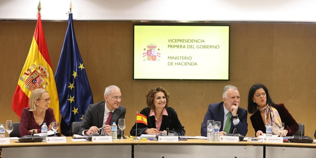 Portazo de Montero a las críticas a su reforma de la financiación: «Esto es voluntario, si alguien no lo quiere que se quede en el actual»