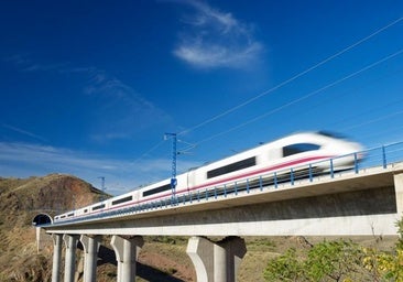Adif limita a 160 km/hora un tramo del AVE Madrid-Barcelona señalado por los maquinistas por la vibración de los trenes