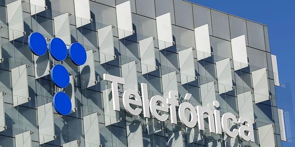 Telefónica vende por 1.030 millones su filial en Chile a NJJ Holding y a Millicom