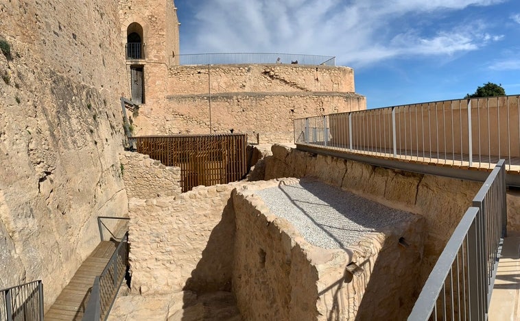 El Castillo de Santa Bárbara reabre el Baluarte de la Mina tras hallar proyectiles de cañón del siglo XVIII