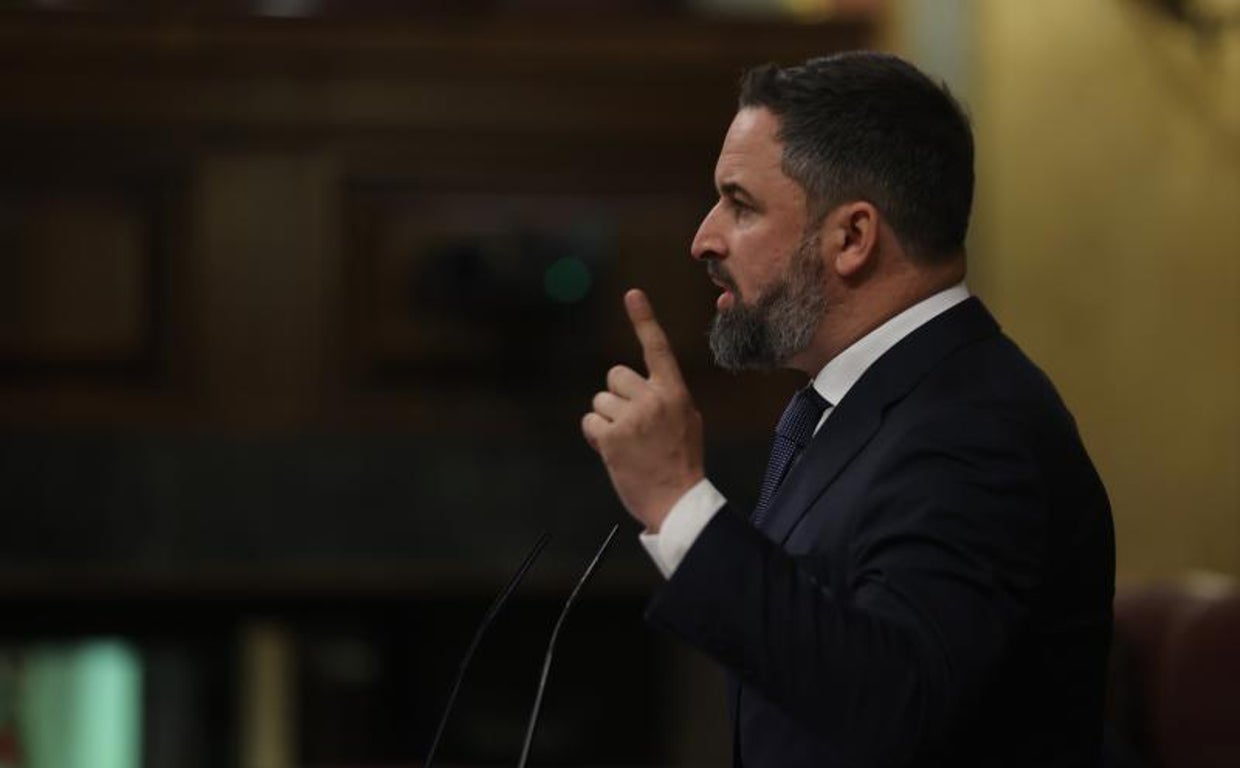 Abascal aprovechará la ausencia de Feijóo para reivindicar su alternativa
