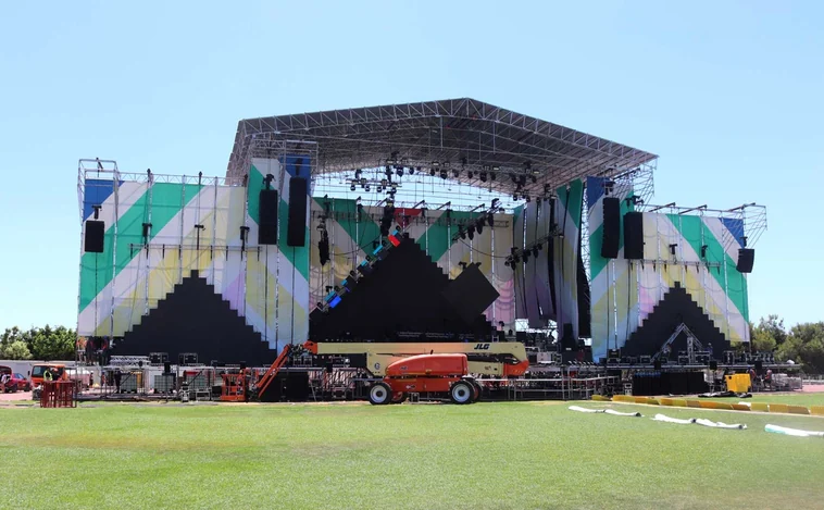Benidorm cuelga el cartel de no hay billetes en el Reggaeton Beach Festival con 50.000 personas