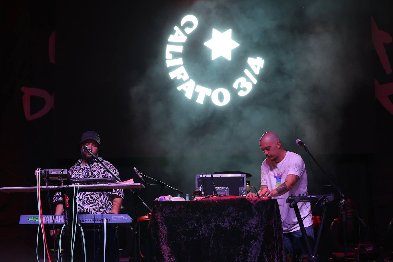 El concierto de Califato ¾ y Tanxugueiras, en imágenes