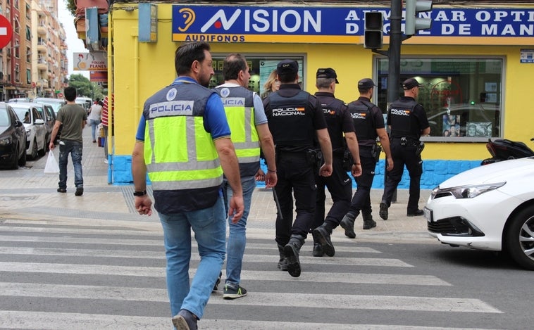 La Policía Nacional detiene a un joven malinés en Valencia por fingir ser menor de edad