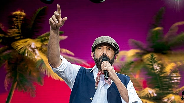 Juan Luis Guerra, durante su actuación