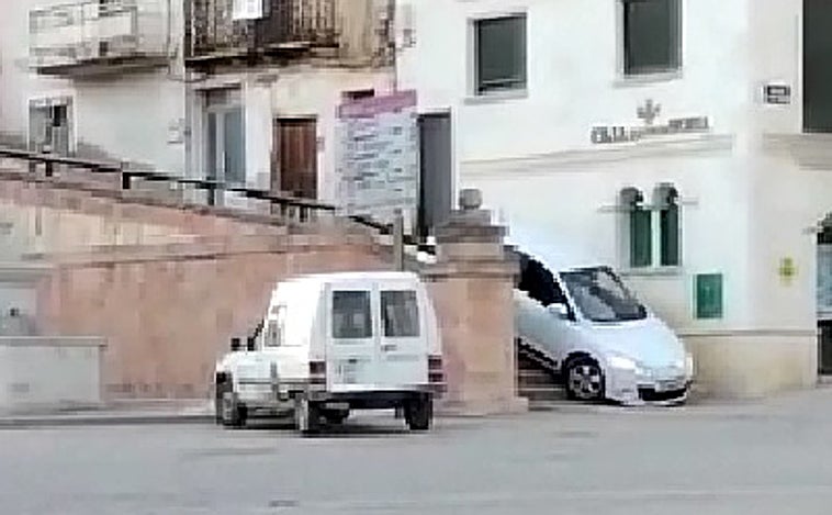 Investigado por bajar con su coche por unas escaleras en el casco peatonal de Langa de Duero (Soria)