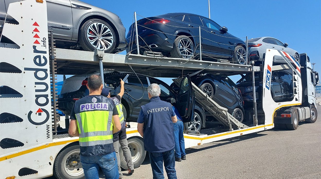 Algeciras, una puerta de salida de Europa para los 1.185 vehículos robados en dos semanas por la mayor red de ladrones del mundo
