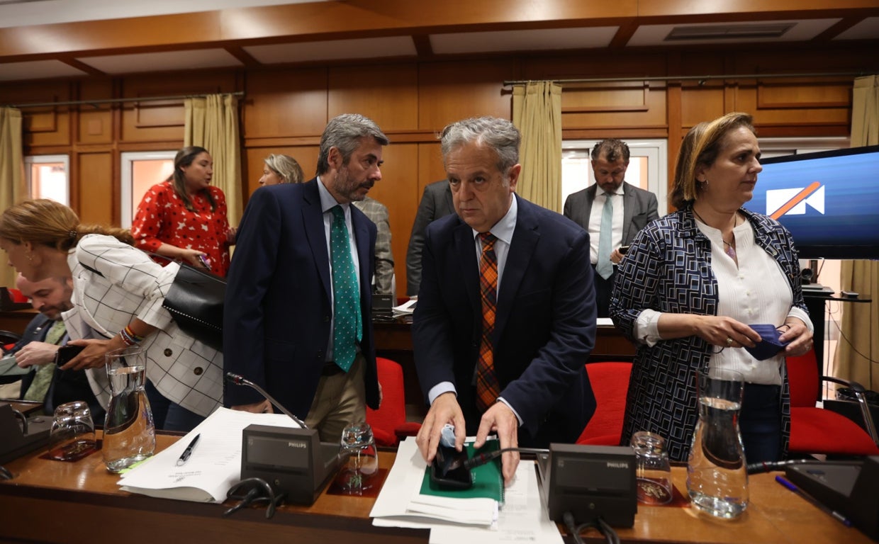 Miguel Ángel Torrico y Salvador Fuentes, en el Pleno