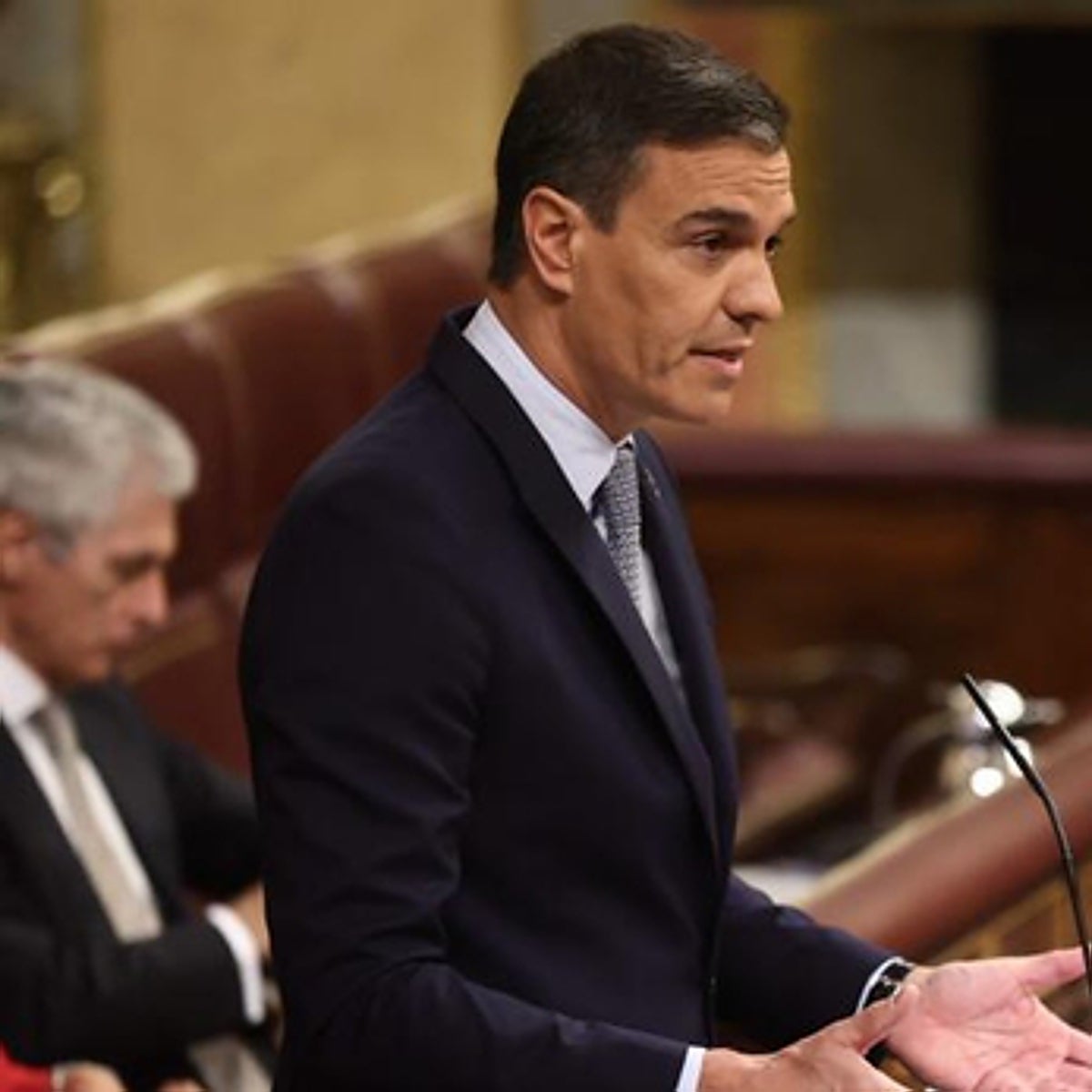 Sánchez recurre al ideario de Podemos para intentar una remontada