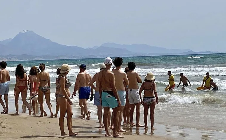 Muere ahogado un hombre de 45 años en la playa del Carabassí de Elche