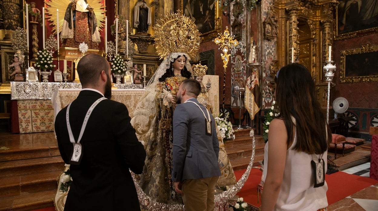 El besamanos de la Virgen del Carmen de Córdoba, en imágenes