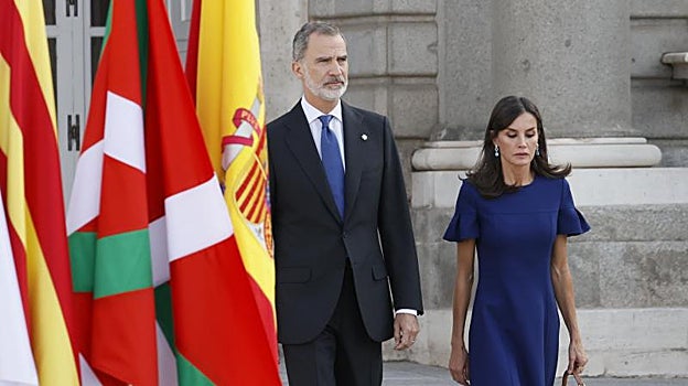 Tercer homenaje de Estado a las víctimas de la covid-19, entrada de Sus Majestades
