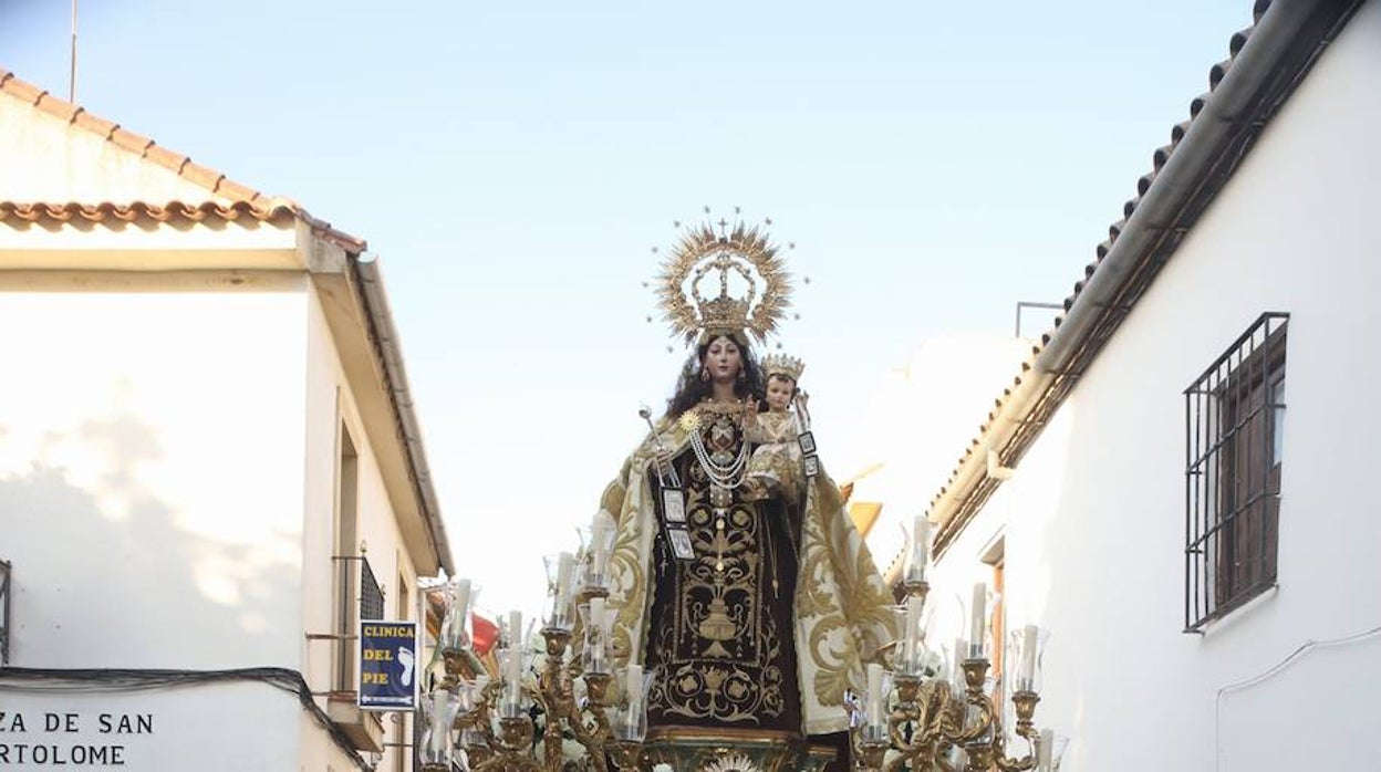 La procesión de la Virgen del Carmen de Puerta Nueva en Córdoba, en imágenes