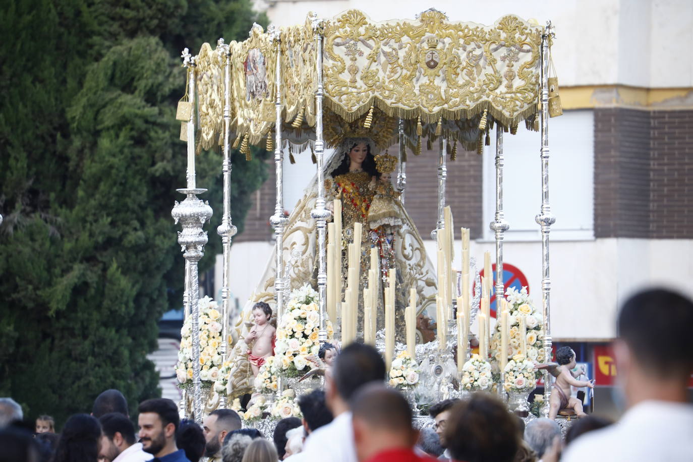 La procesión de la Virgen del Carmen de San Cayetano, en imágenes