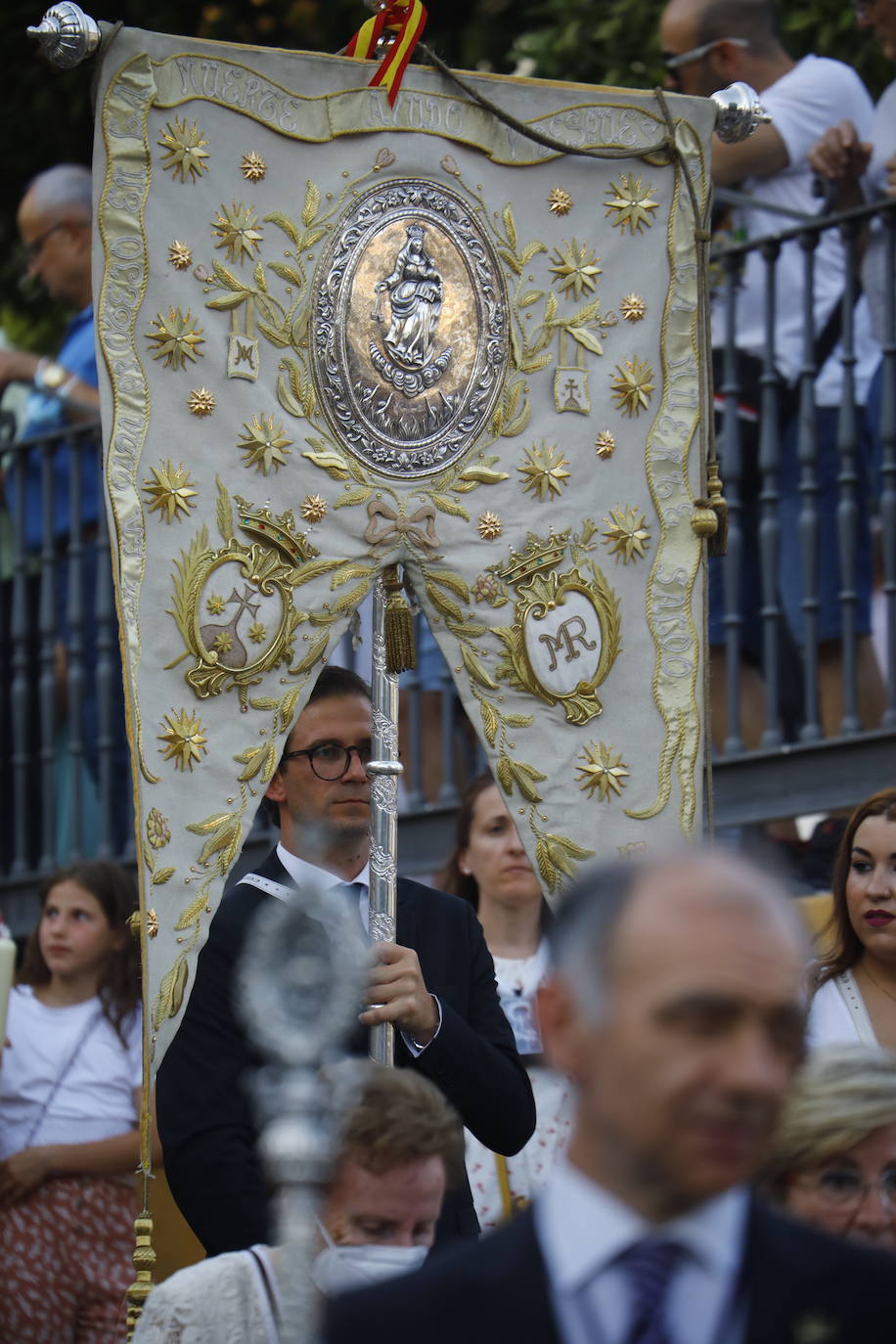 La procesión de la Virgen del Carmen de San Cayetano, en imágenes
