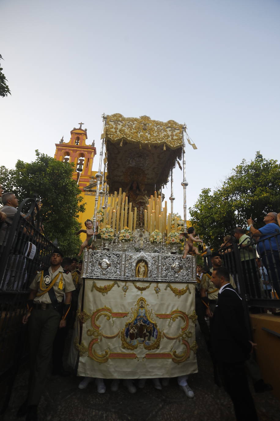 La procesión de la Virgen del Carmen de San Cayetano, en imágenes