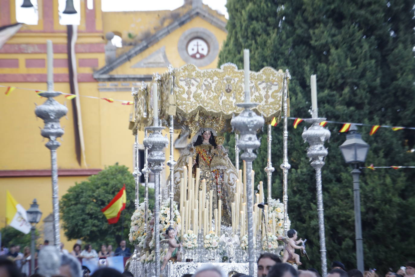 La procesión de la Virgen del Carmen de San Cayetano, en imágenes