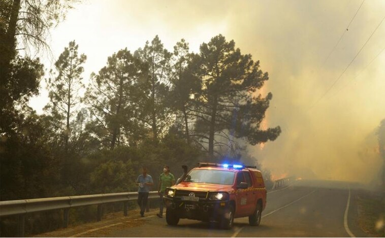 La ola de incendios de Galicia devora casi 20.000 hectáreas y obliga a desalojar a 1.400 personas